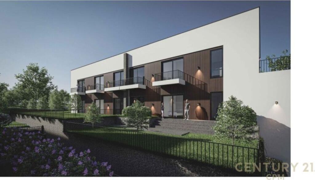 WE SELL DUPLEX WITH YARD IN FARKE! 433,500 €