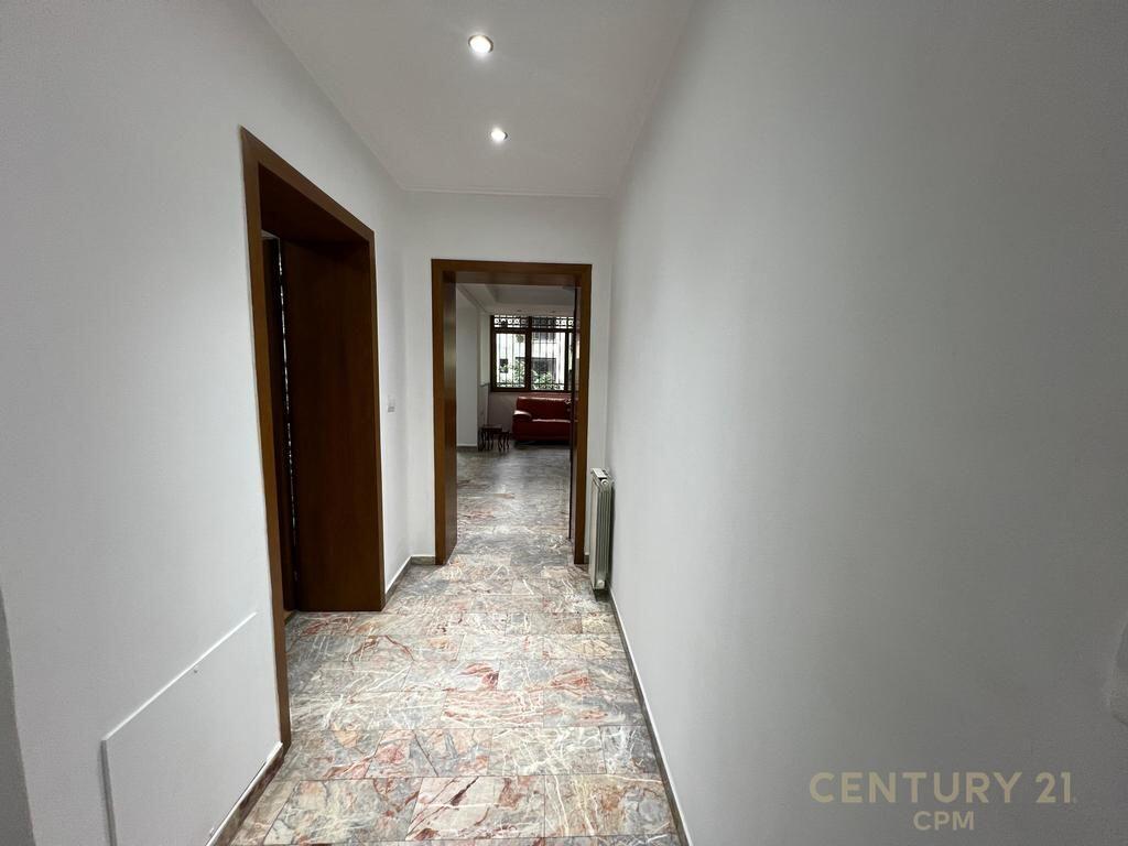 JAPIM ZYRA ME QIRA TEK SHESHI WILSON! 800 € /Muaj