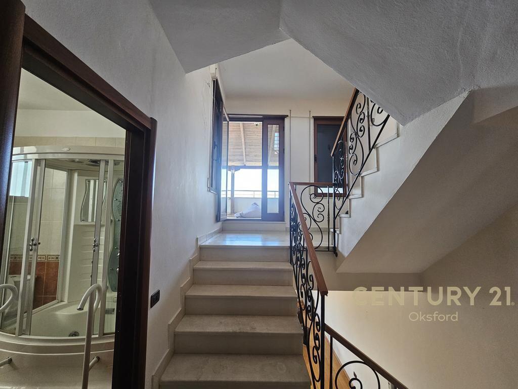 SHITET TRIPLEX 4+1+2 PLUS GARAZHD TE VILA E ZOGUT, DURRES! 580,000 €