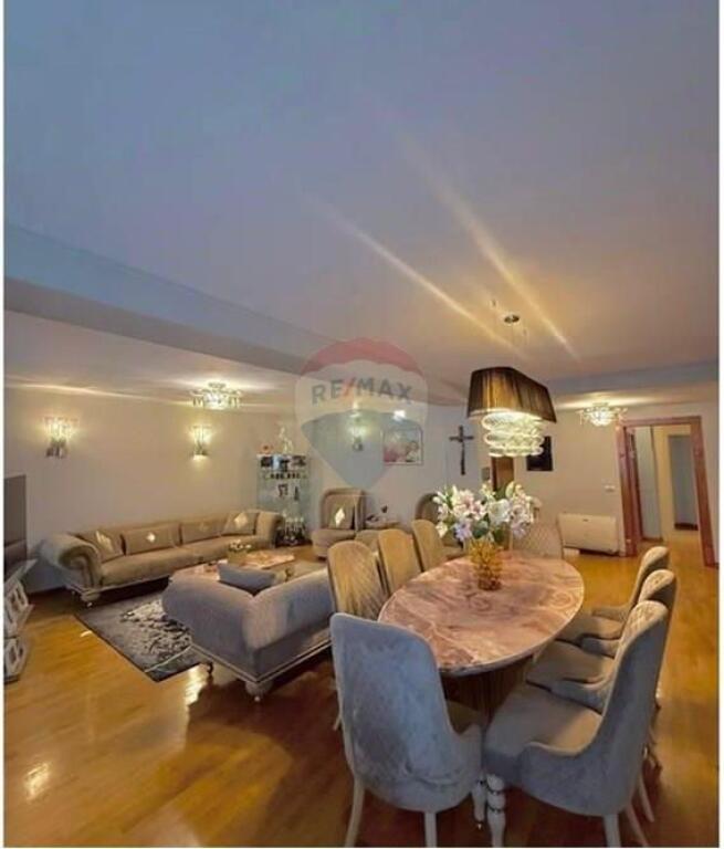 🏡Shitet Apartament 3+1+2 | 📍Bulevardi Zogu I