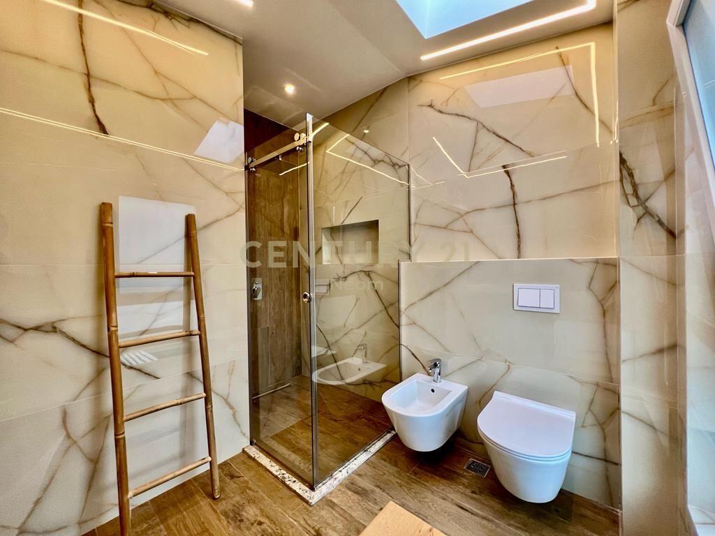 SHESIM, VILË PREMIUM me OBORR, LIQENI THATË‼️ 1,150,000 €