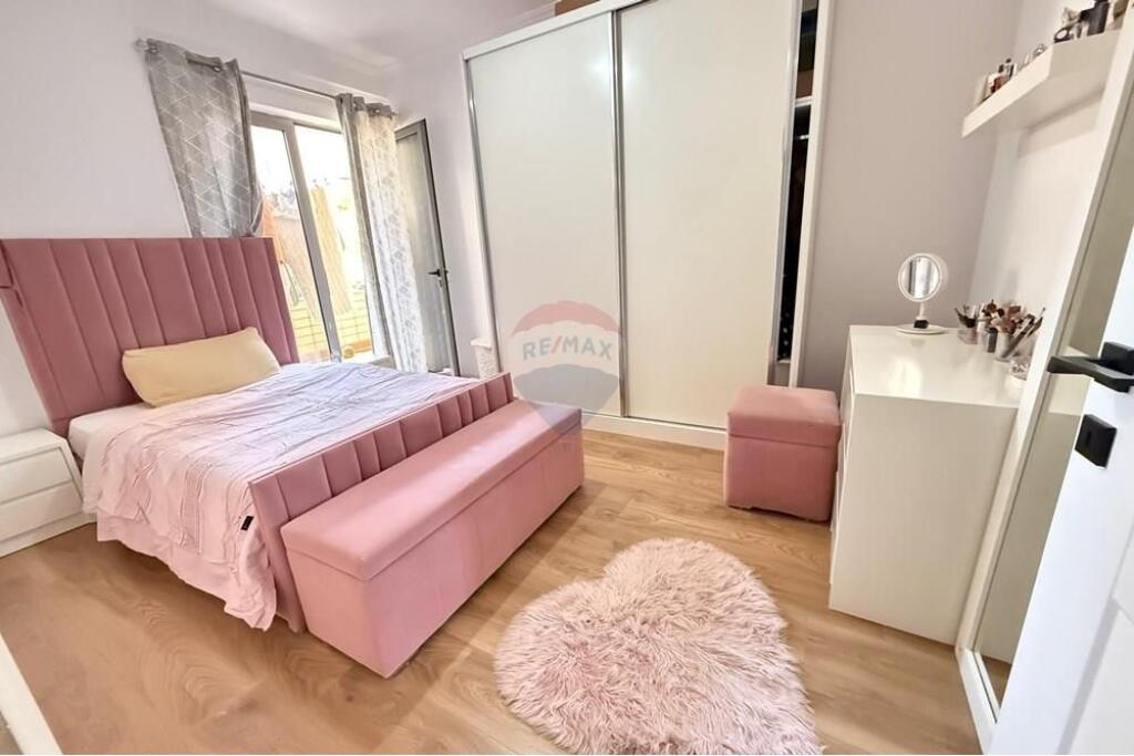 Shitet Apartament 3+1+2 në Astir