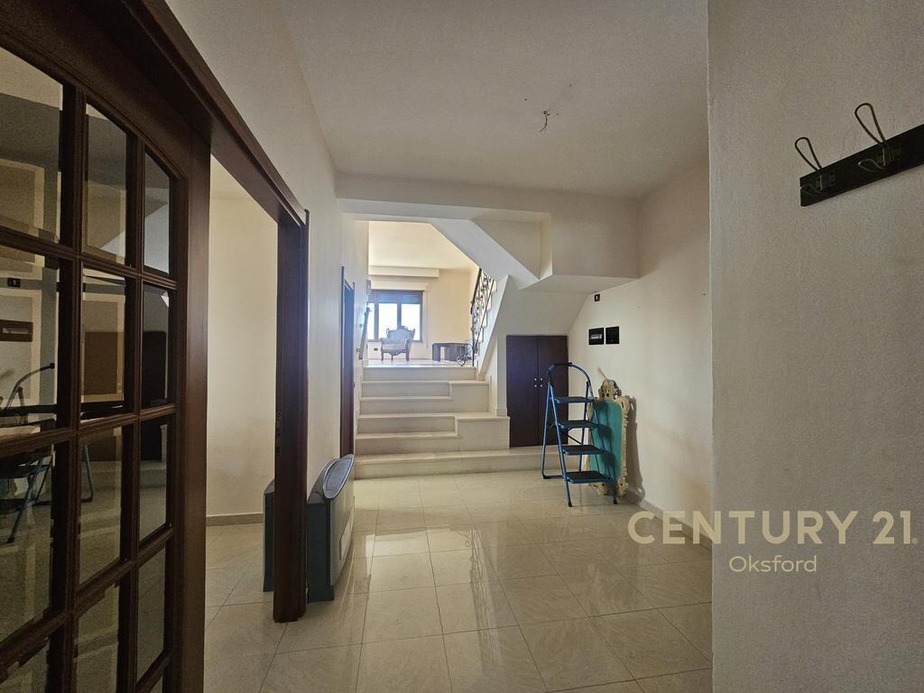 SHITET TRIPLEX 4+1+2 PLUS GARAZHD TE VILA E ZOGUT, DURRES! 580,000 €