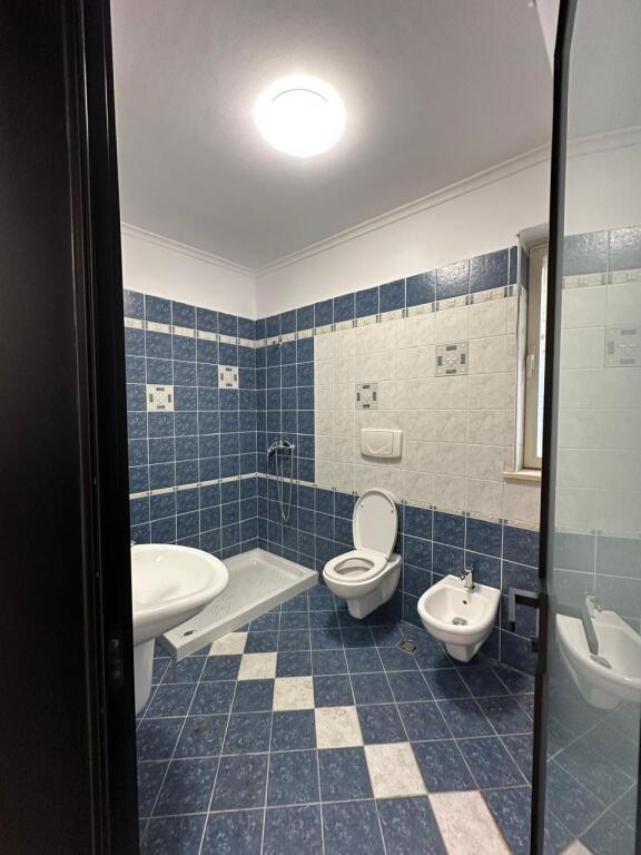 Shtepi  per shitje, per  Banim, Biznes ne Pallat Egzistues 1+1, ID   Elar2 13875   -   €  158000   