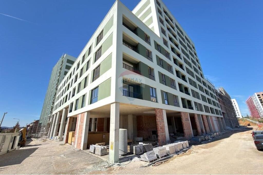 APARTAMENT 2+1 PER SHITJE PORCELAN+PARKIM