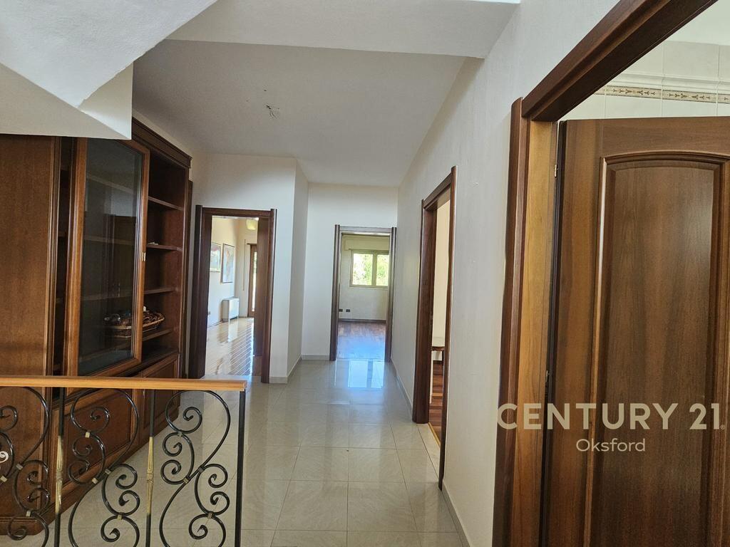 SHITET TRIPLEX 4+1+2 PLUS GARAZHD TE VILA E ZOGUT, DURRES! 580,000 €