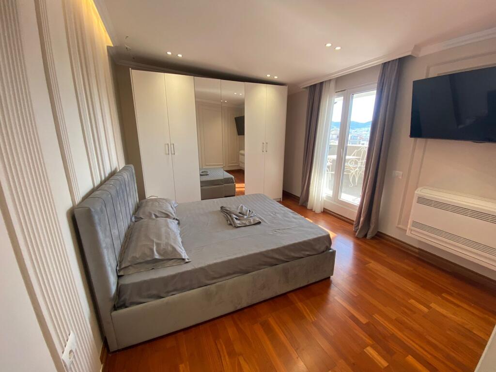 Super Apartament 2+1+2 me qira 2 minuta nga Qendra
