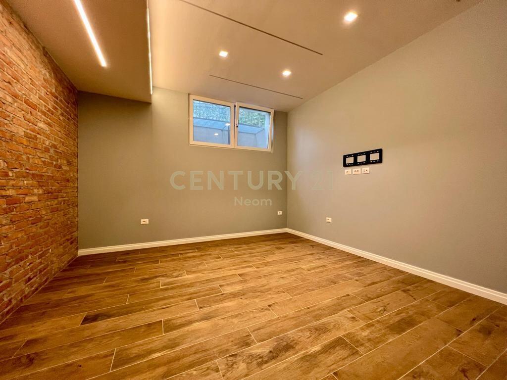 SHESIM, VILË PREMIUM me OBORR, LIQENI THATË‼️ 1,150,000 €