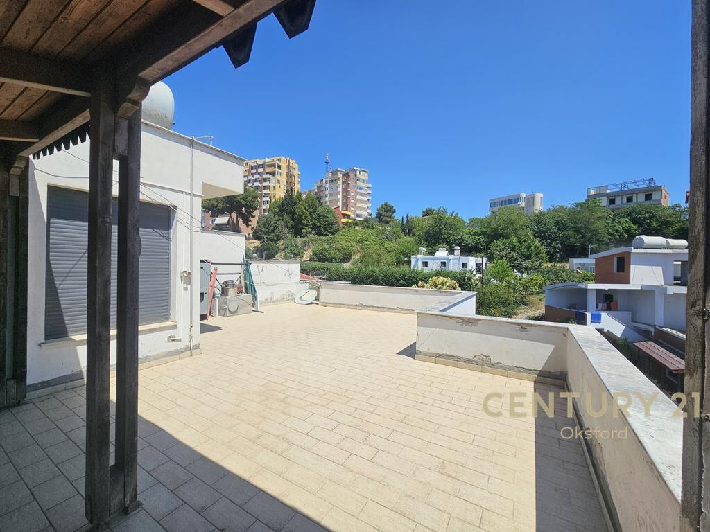 SHITET TRIPLEX 4+1+2 PLUS GARAZHD TE VILA E ZOGUT, DURRES! 580,000 €
