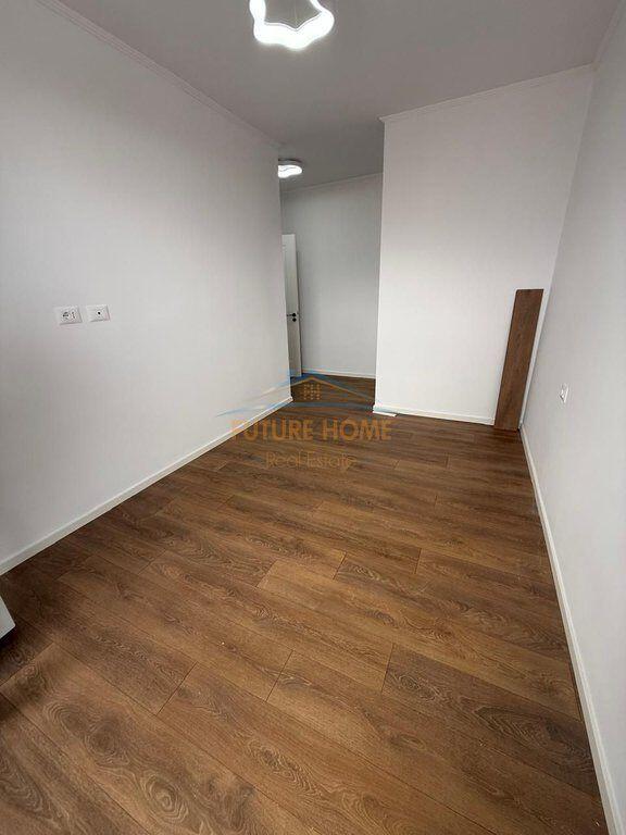 Shitet, Apartament 2+1+2, Mine Peza, Tiranë