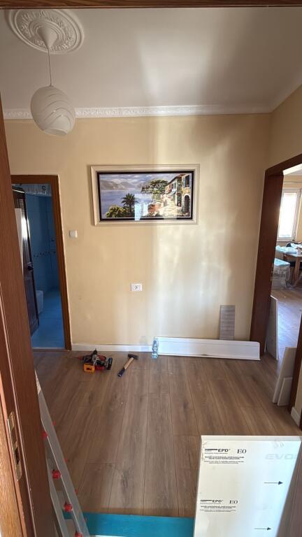 Jepet 2+1,i mobiluar prane shkolles ali demi,cmimi 600 euro