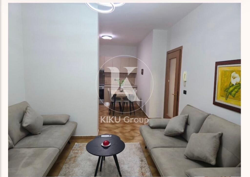 1+1,i mobiluar te shkolla petro nini luarasi,cmimi 700 euro