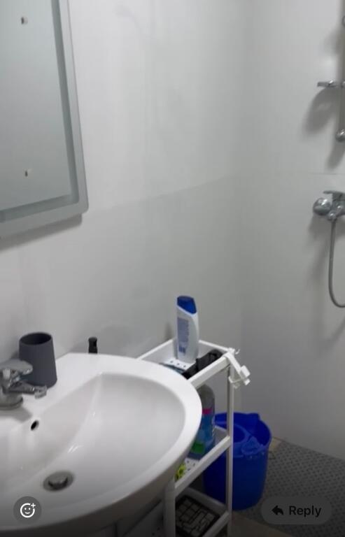 1+1,i mobiluar per here te pare,kodra e diellit,550 euroofrohet dhe parkim shtese