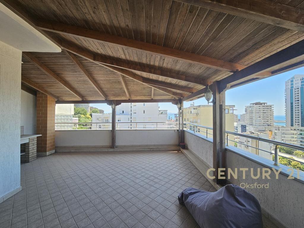 SHITET TRIPLEX 4+1+2 PLUS GARAZHD TE VILA E ZOGUT, DURRES! 580,000 €