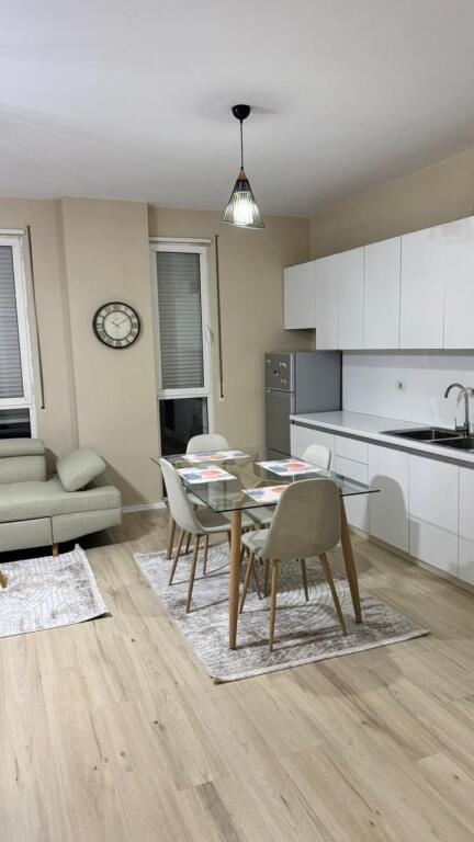 Jepet me Qira – Apartament 2+1 | Pranë Spitalit Amerikan 3