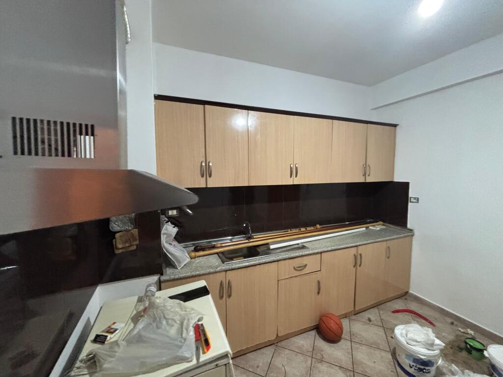 Apartament me qera 2+1/Bosh ne astir