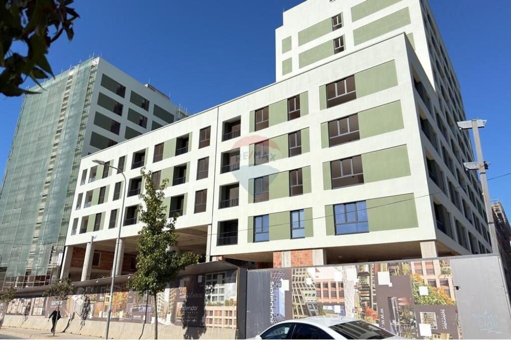 APARTAMENT 2+1 PER SHITJE PORCELAN+PARKIM