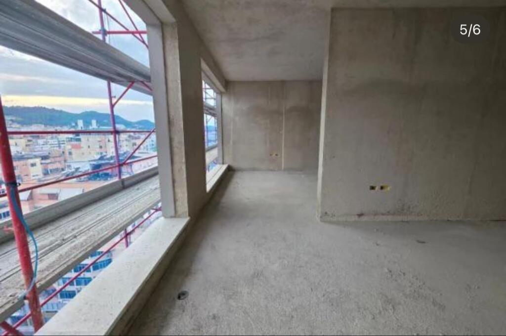 Shitet Apartament 1+1 te Rezidenca White Tower, Komuna Parisit!