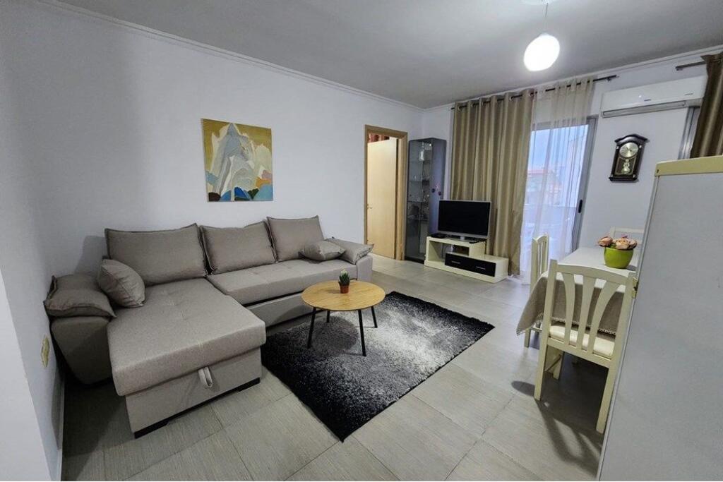 Apartament 2+1 per qira Te Kristal Center!