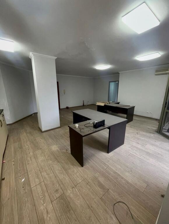 📣 SHITET Apartament 2+1 Me Ballkon 📍 21-Dhjetori, Prane Hotel "Mondial" ✨