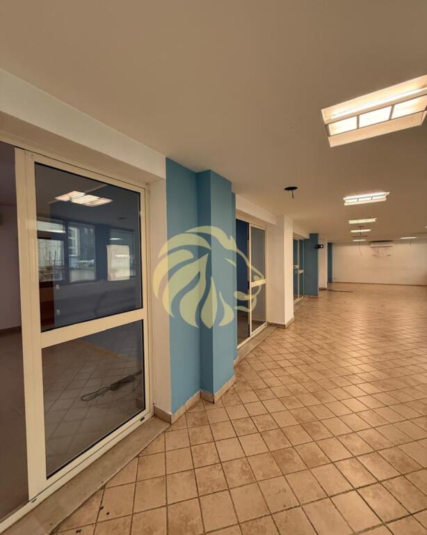 🏢 AMBIENT 310 M² PËR BIZNES NË ZEMËR TË TIRANËS – HAPËSIRA IDEALE PËR SUKSESIN TUAJ! ✨ SUPER MUNDËSI PËR BIZNES!