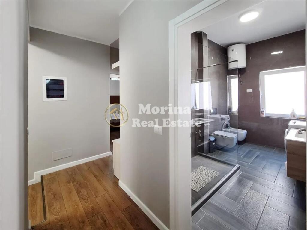 Qera, Apartament 4+1 , Komuna Parisit, 1300 euro/muaj