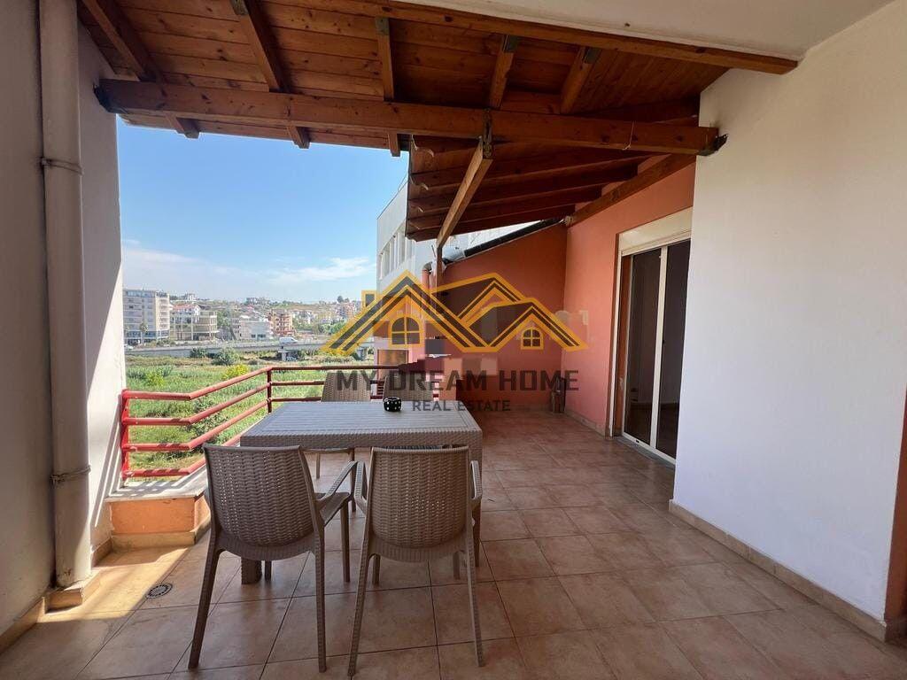 SHITET APARTAMENT 1+1 ME KUZHINE TE VECUAR +VERANDE NE PLEPA KOMPLEKSI ROTONDO !