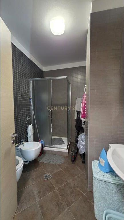 shesim apartament komod 21 dhjetori,kompleksi magnet