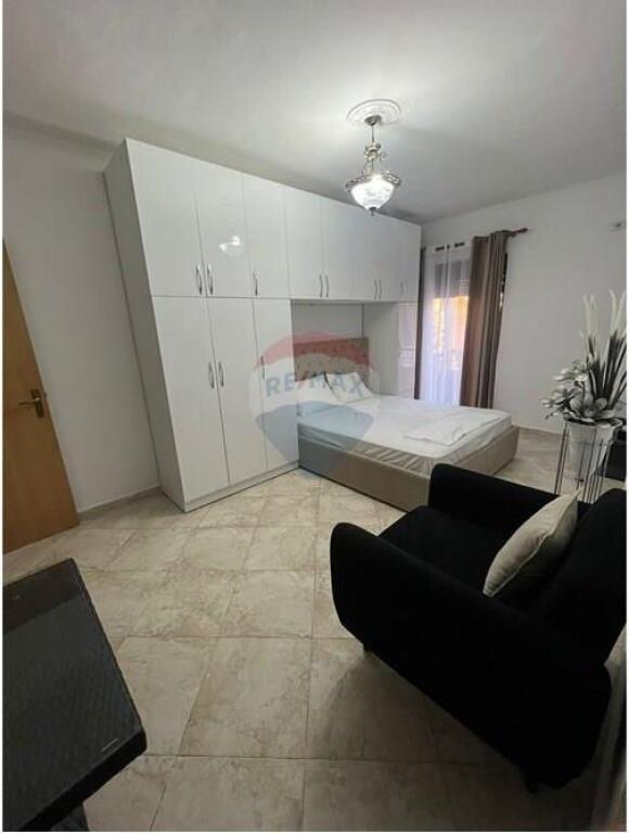 Garsoniere per qira Rruga e Barrikadave !