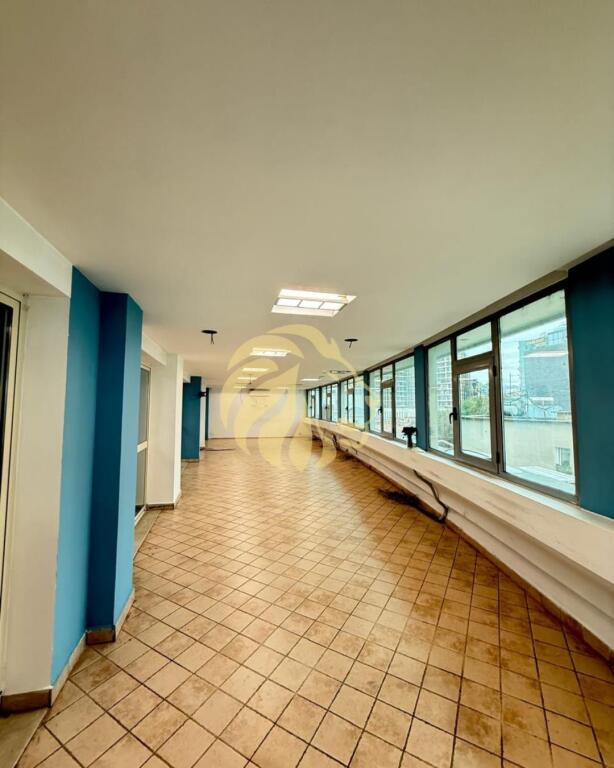 🏢 AMBIENT 310 M² PËR BIZNES NË ZEMËR TË TIRANËS – HAPËSIRA IDEALE PËR SUKSESIN TUAJ! ✨ SUPER MUNDËSI PËR BIZNES!