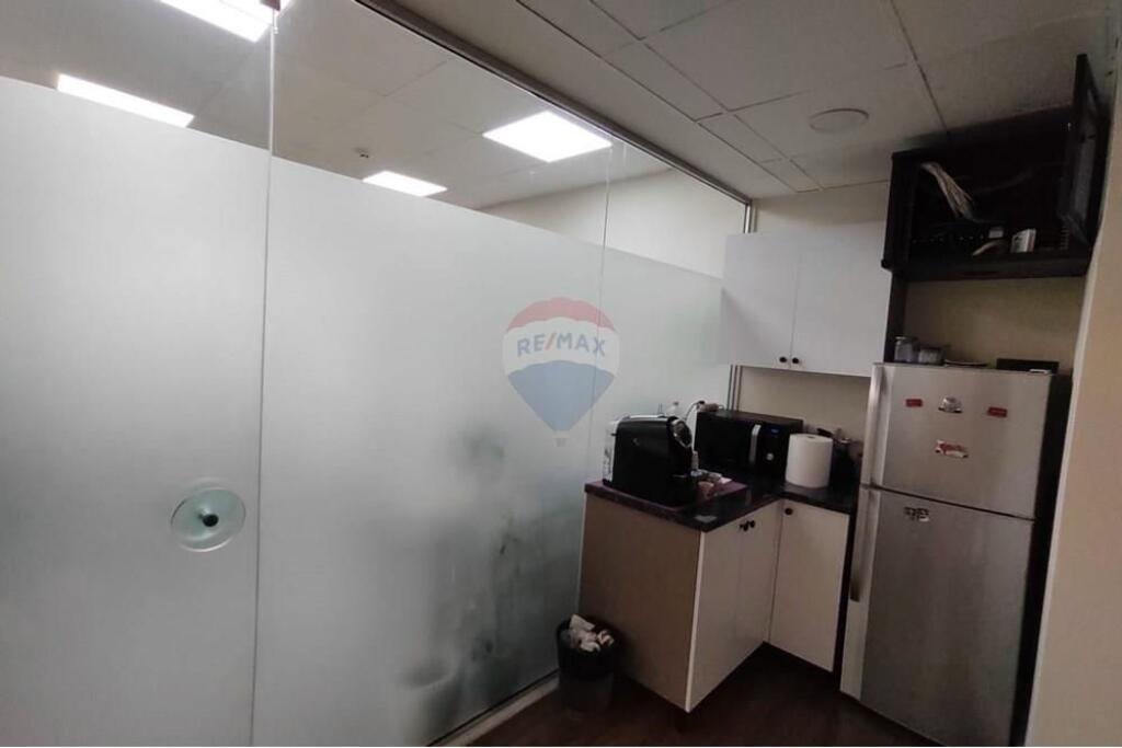 Zyrë me qira – Sheshi Willson