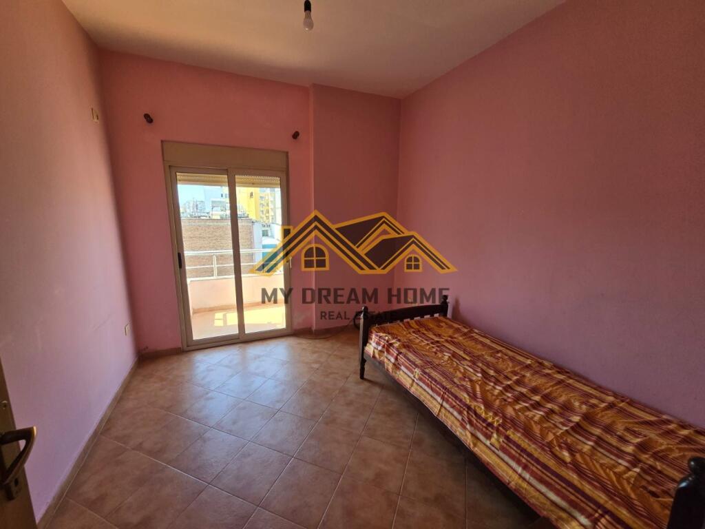 APARTAMENT 2+1 TE DREJTORIA E POLICISE,DURRES PER SHITJE