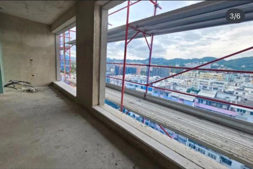 Shitet Apartament 1+1 te Rezidenca White Tower, Komuna Parisit!