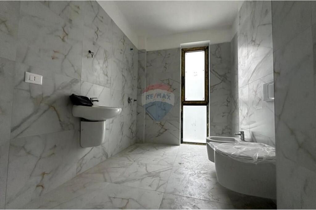 Shitet apartament 2+1+2 në kompleksin Eagle Residence