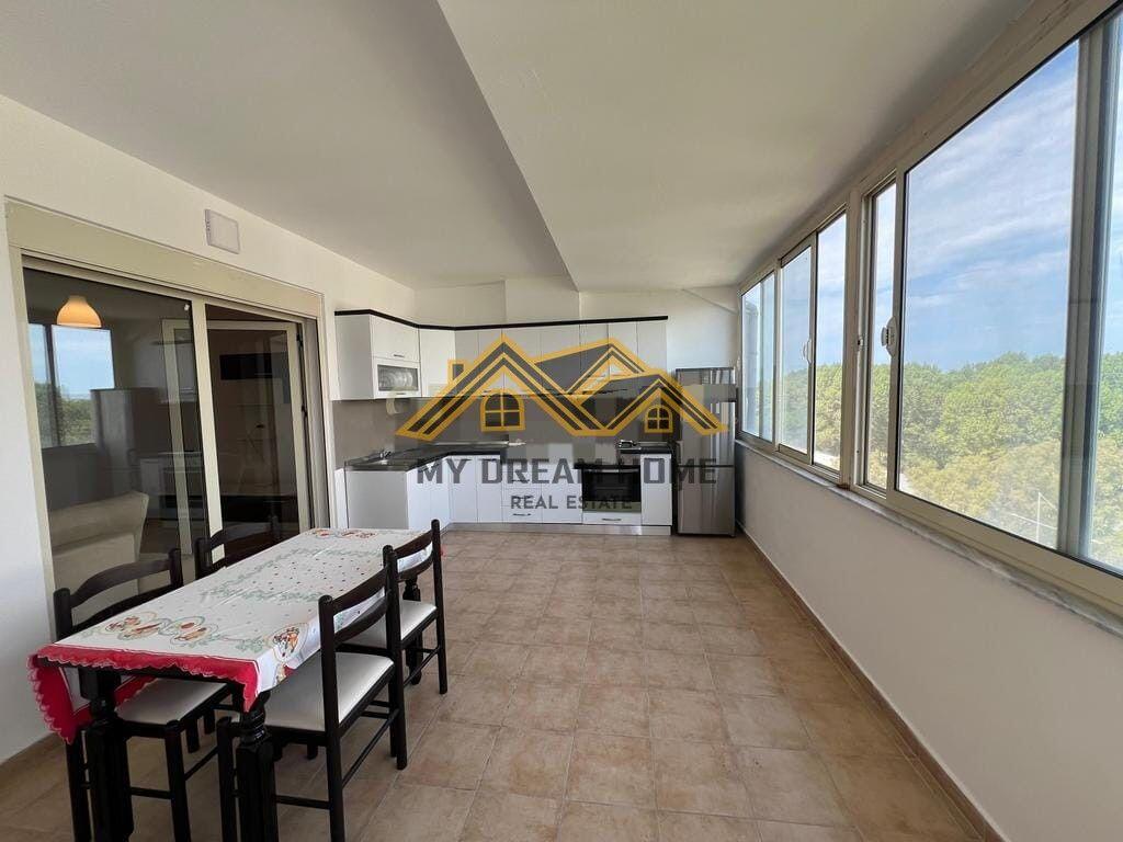 SHITET APARTAMENT 1+1 ME KUZHINE TE VECUAR +VERANDE NE PLEPA KOMPLEKSI ROTONDO !