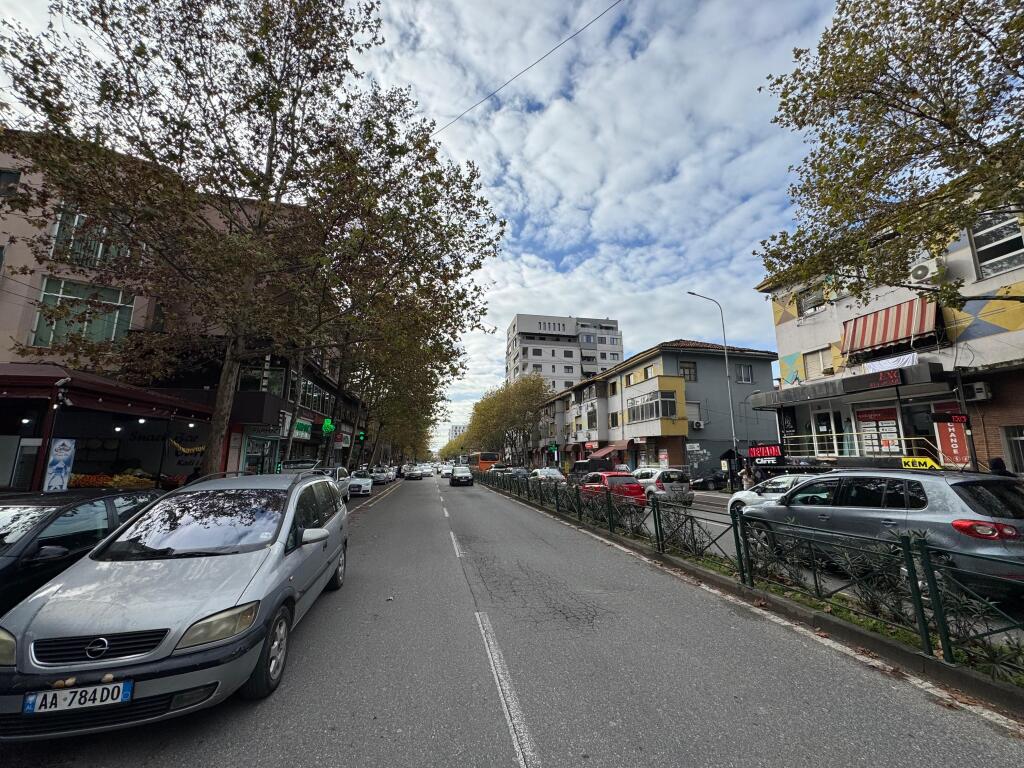 For sale: 3-story building on Dibres street near QSUT