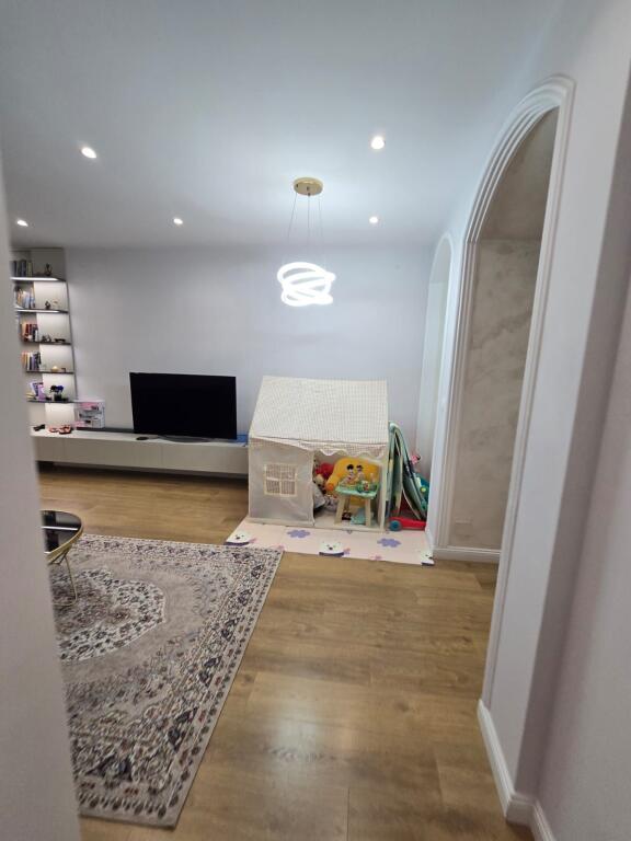 For Rent 2+1 Apartment Bllok, Willson Square, Libri Universitar