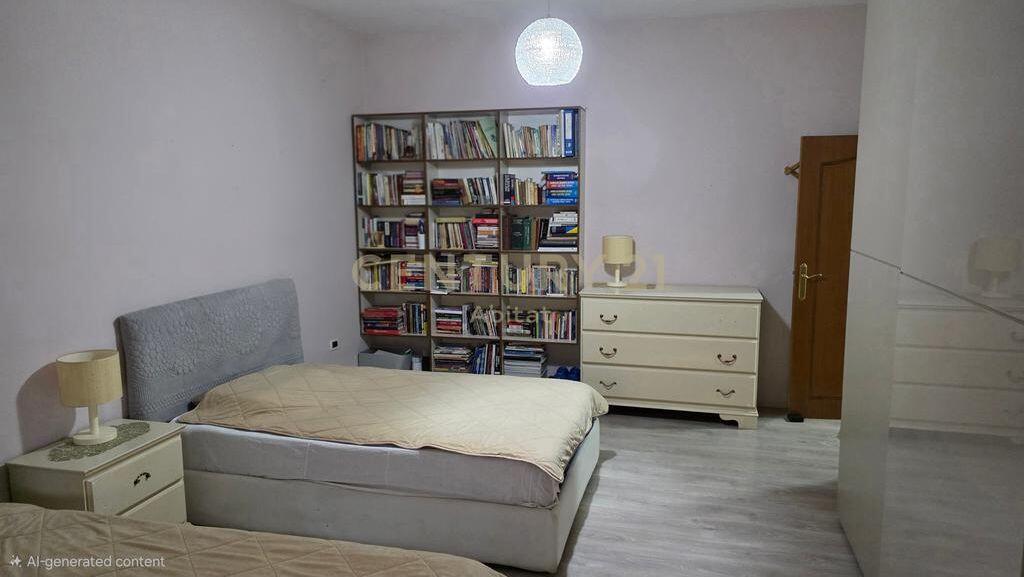 Shitet Apartament 2+1+2 ballkone në Vasil Shanto 230,000 €