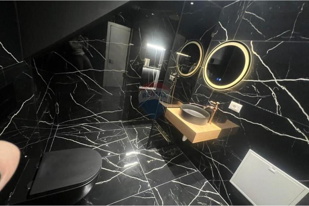 Super Studio Apartament per shitje në Qendër!