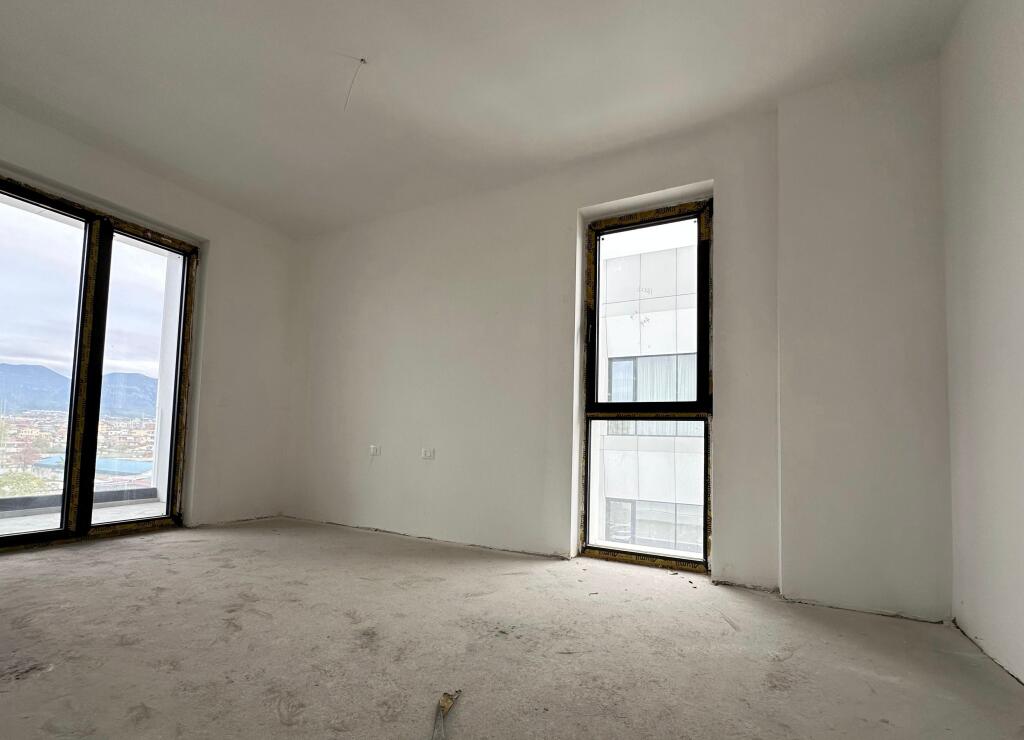 Shitet apartament 2+1+2, Ish-Dogana!