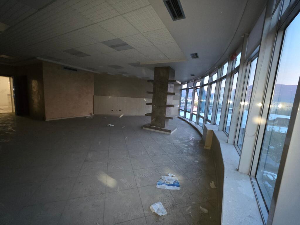 Jepet me qira ambient 336m2