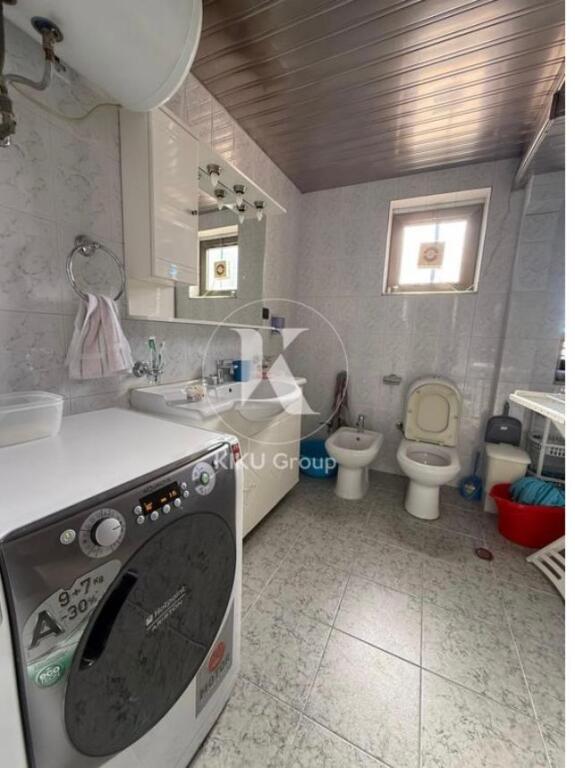 2+1,furnished 4th floor apartment building without elevator,near red school,600 euros