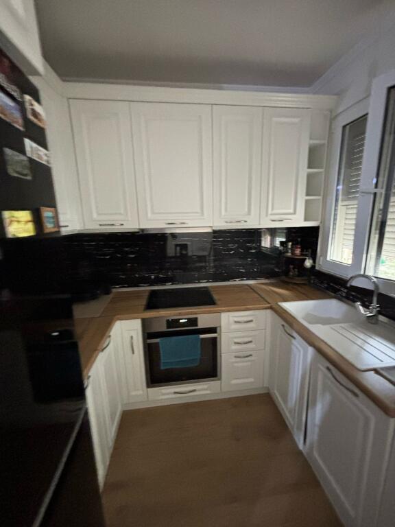 1+1 me Qera tek Komuna e Parisit