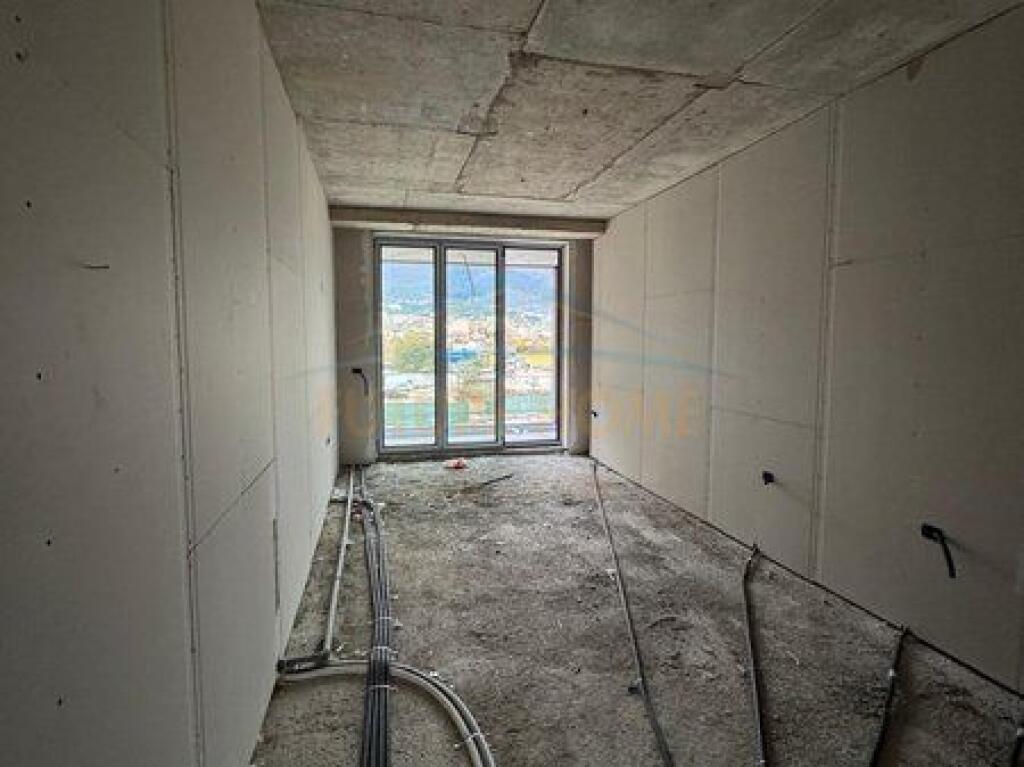 Shitet, Apartament 2+1+2+Depo,Kompleksi "Golden Gate", Pranë Maternitetit të Ri