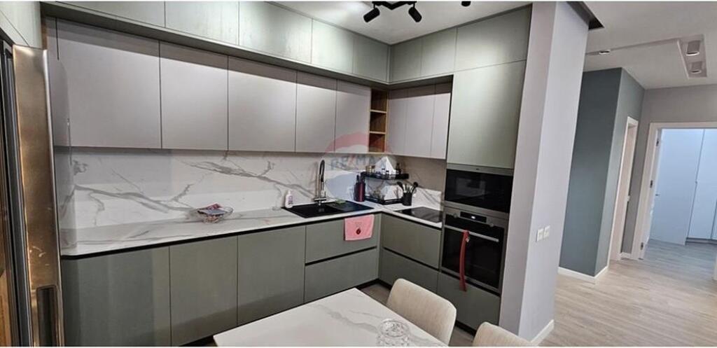 Shitet Apartament 2+1+2 në Ali Dem