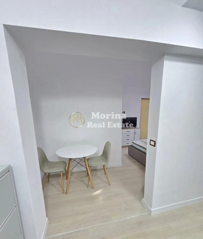 Rent, Studio, Center, 550 Euro/Month.