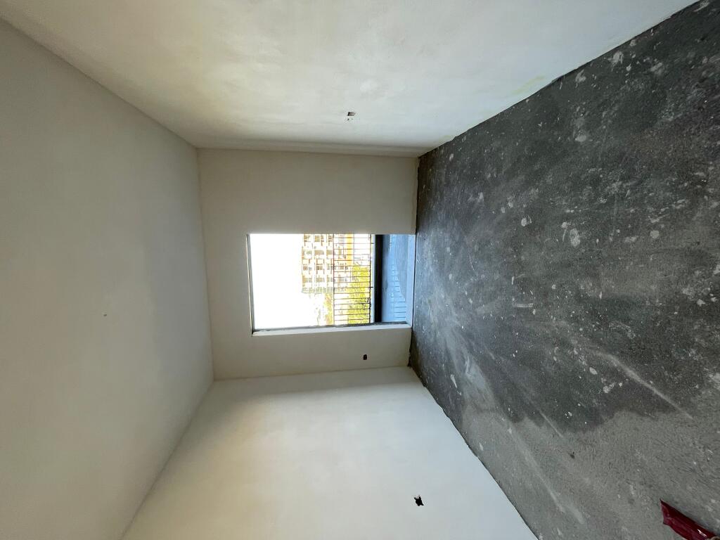 Vendesi in vendita 2+1+2 bagni più balcone