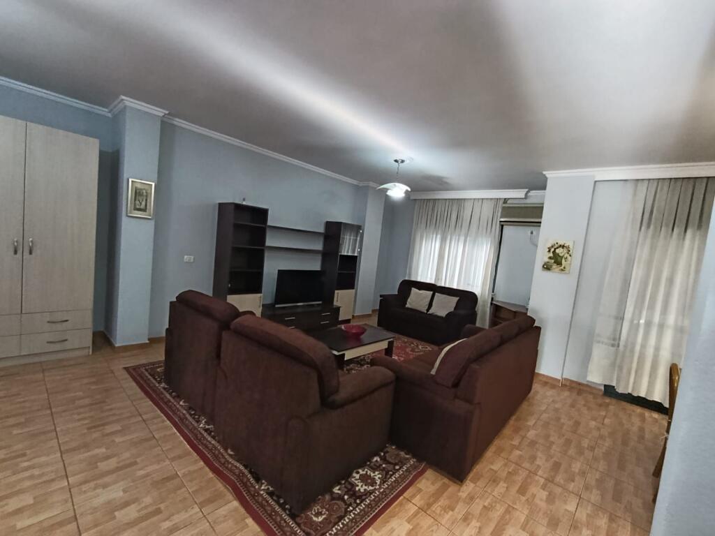 2+1 apartment for rent on Kavaja Street, near the Catholic Church