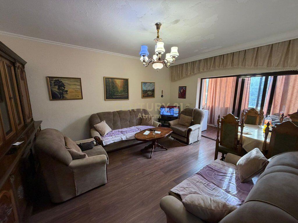 SHITET APARTAMENT 1+1 ME DY BALLKONE DHE DEPO PRANE KRISTAL CENTER