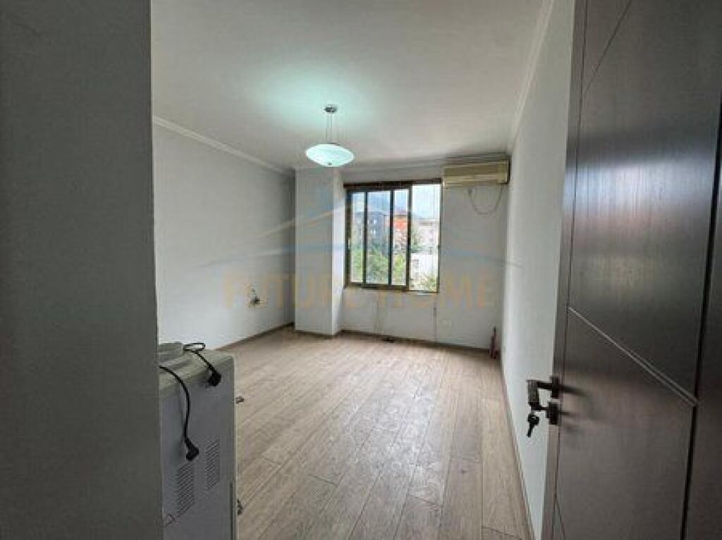 Shitet Apartament 2+1 Rruga Muhamet Gjollesha, Tirane